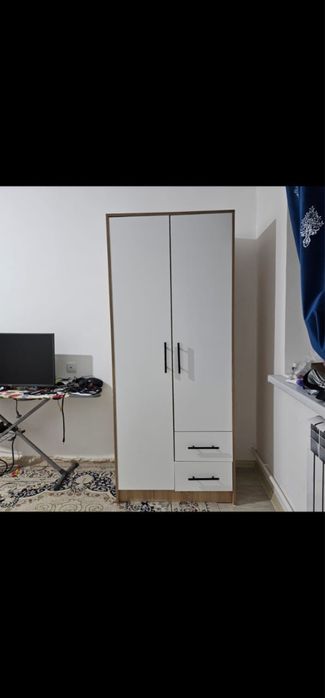 шкаф и кухонный шкаф