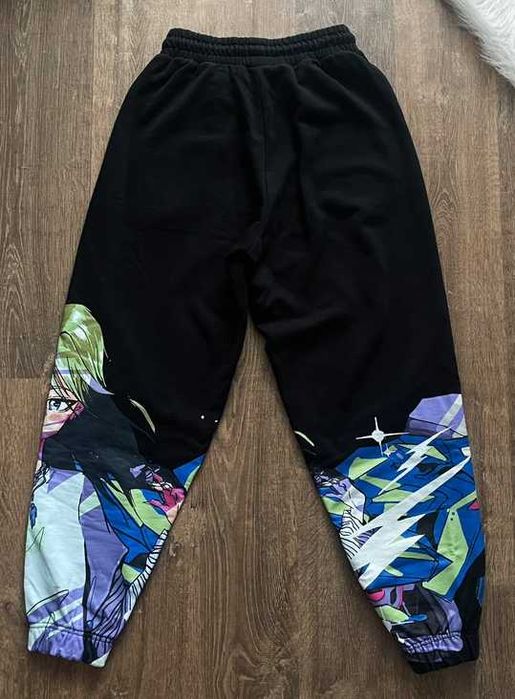 Pantaloni de training - Billie Eilish Bershka (marimea XS)