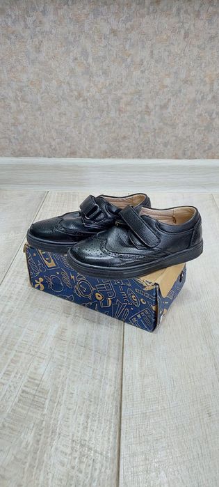 Ботинки 2500тг  в хорошем состоянии