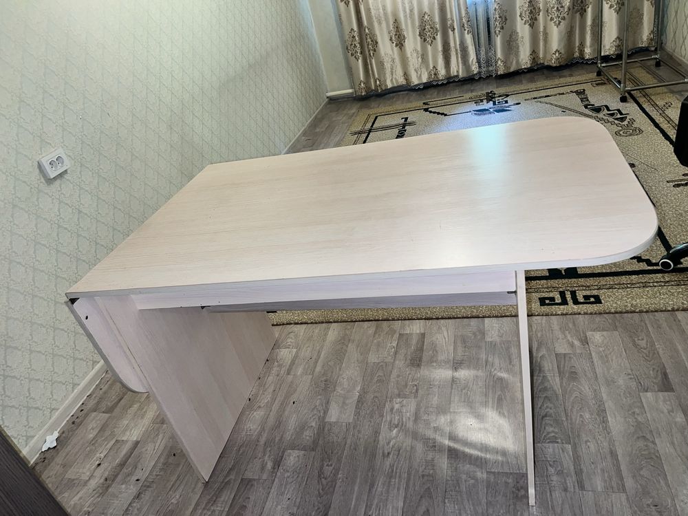 Продается кухонный стол мультифункциональный