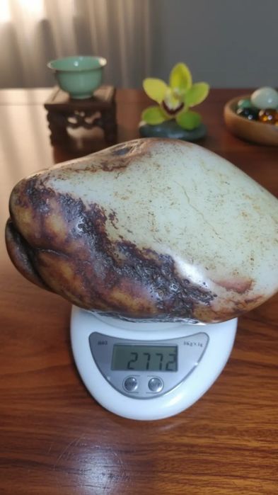 Нефрит окатыш белый