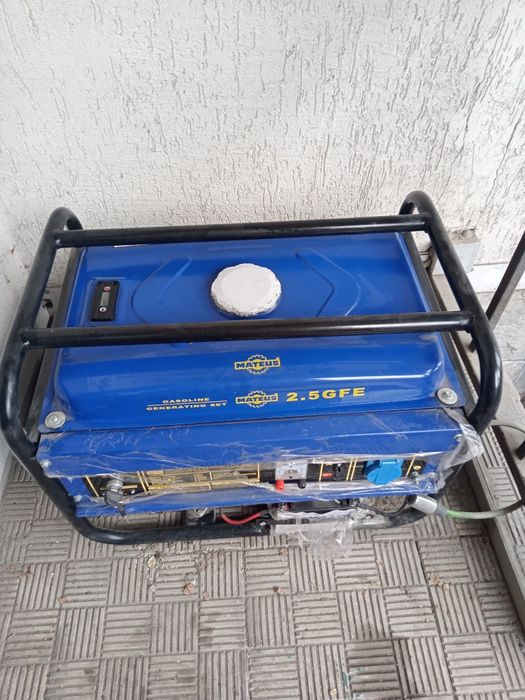 Продам Бензиновый генератор 2.5 кВт новый