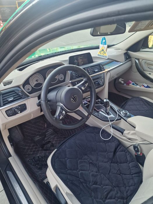 Vând F30 an 2013