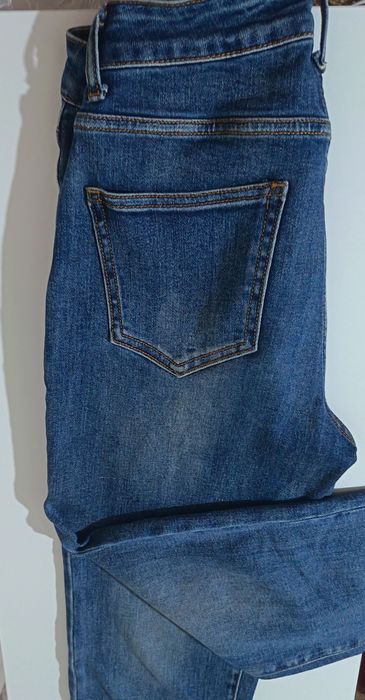 Ayollar uchun jinsi shim