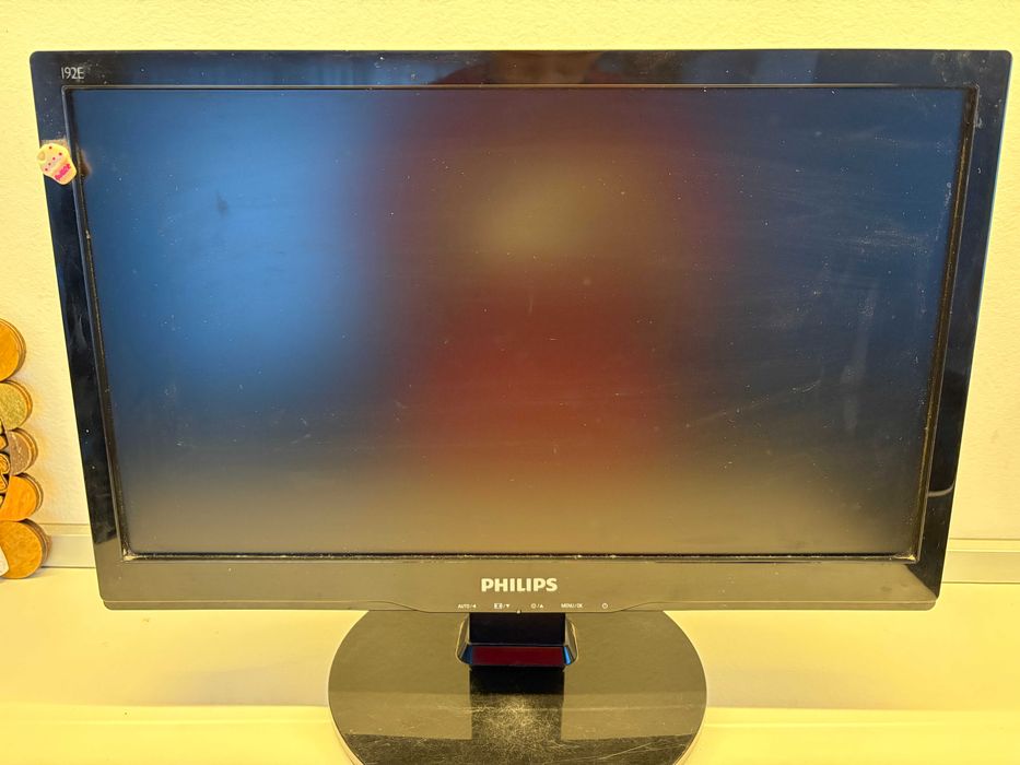 Монитор Philips 18 inch