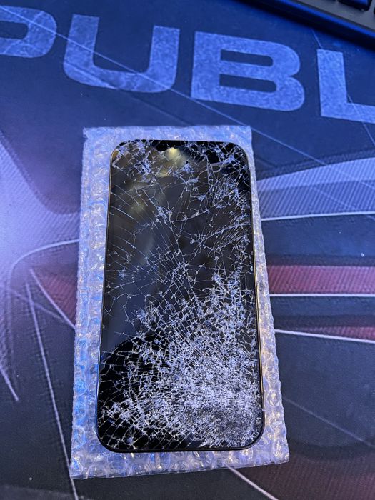 Iphone 12 pro zapchastga boladi