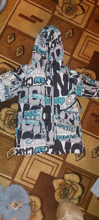 Продам детскую куртку зима