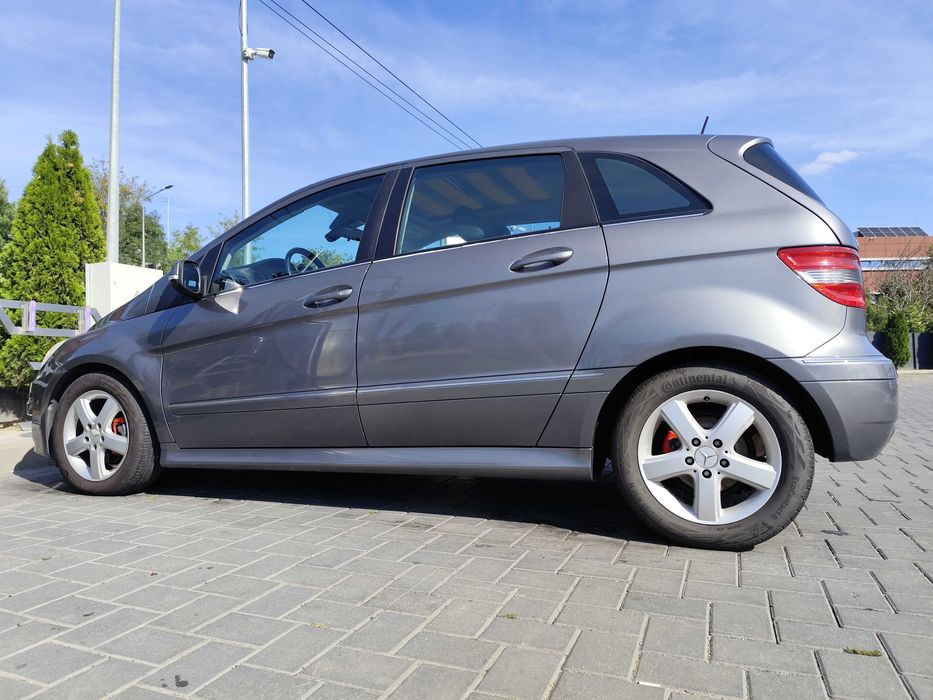 Mercedes Benz B200