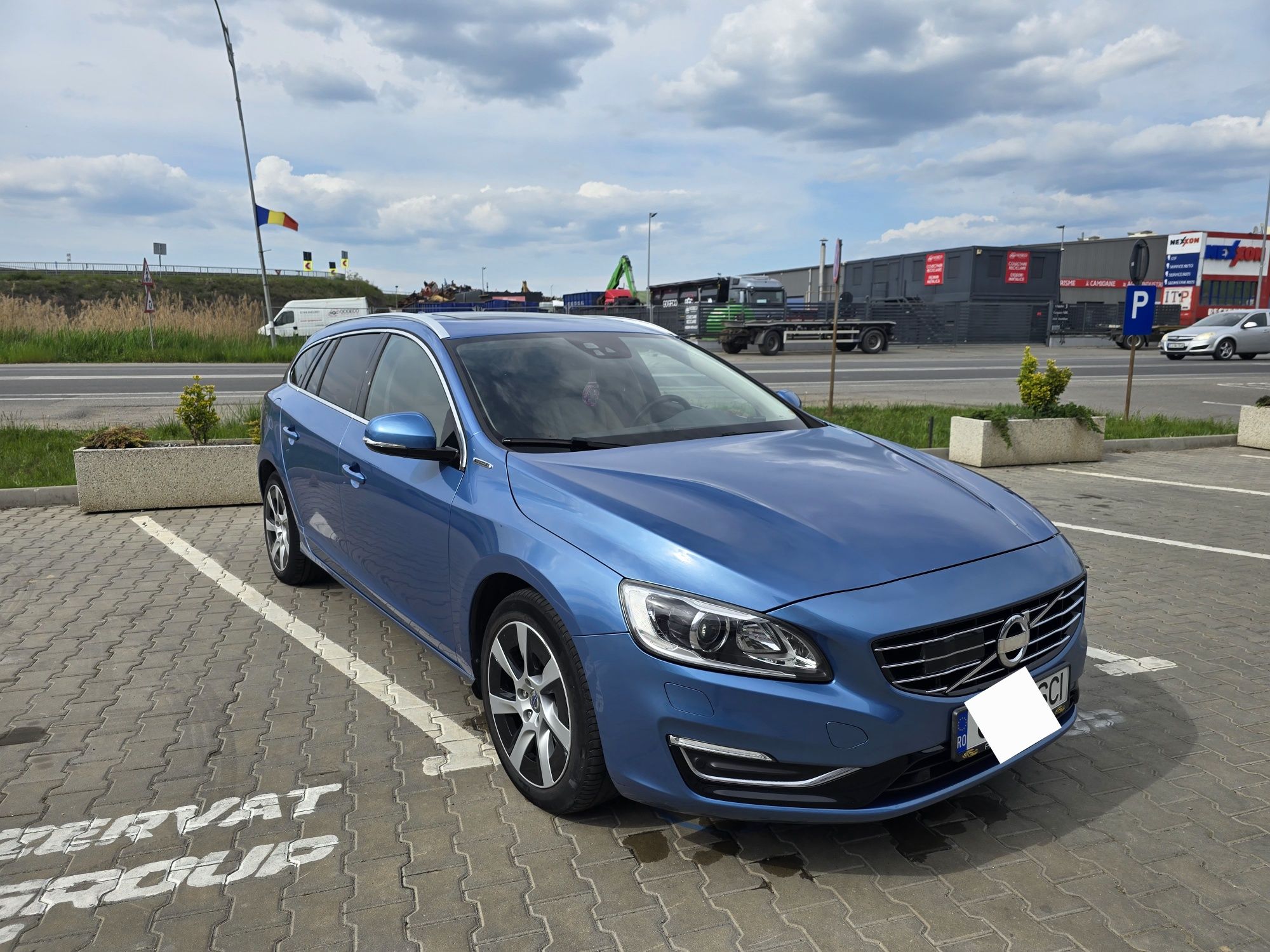 Volvo V60 D6 Plug-in-Hybrid AWD 2013