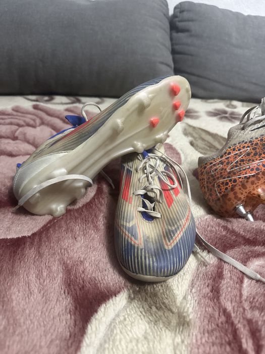 Ghete de fotbal elite si academy marimea 44 si 43