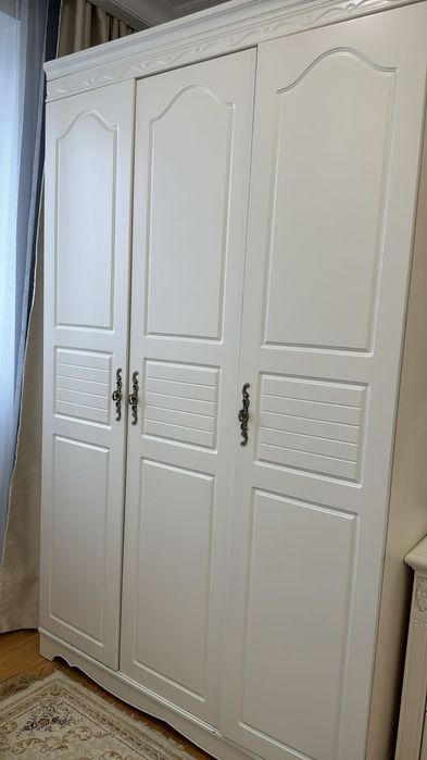 Шкаф из спального гарнитура. 50000