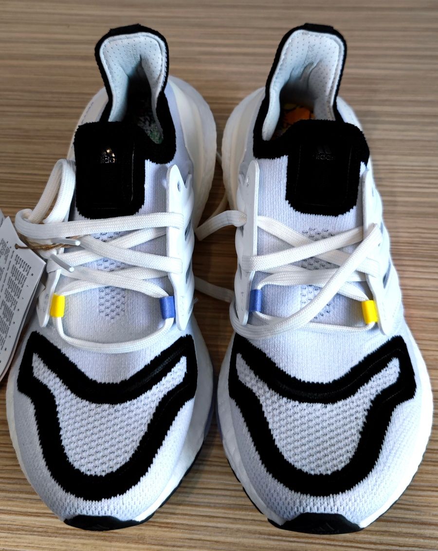 Adidas Ultraboost 22 Core White/Solar red