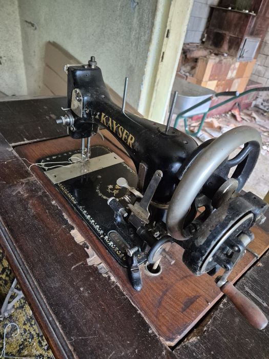 Mașină de cusut  Kaizer și Ileana