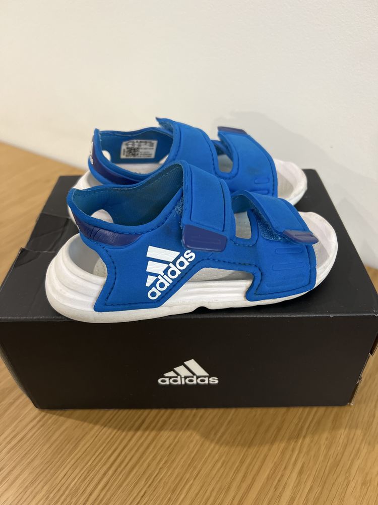 Сандали Adidas-25 номер.Обувани са много малко и са доста запазени