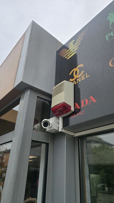 Vand sistem de alarmă cu gps sim pt cartela si 2 senzori de miscare