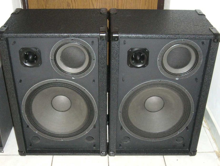 Boxe Profesionale 15" LANEY