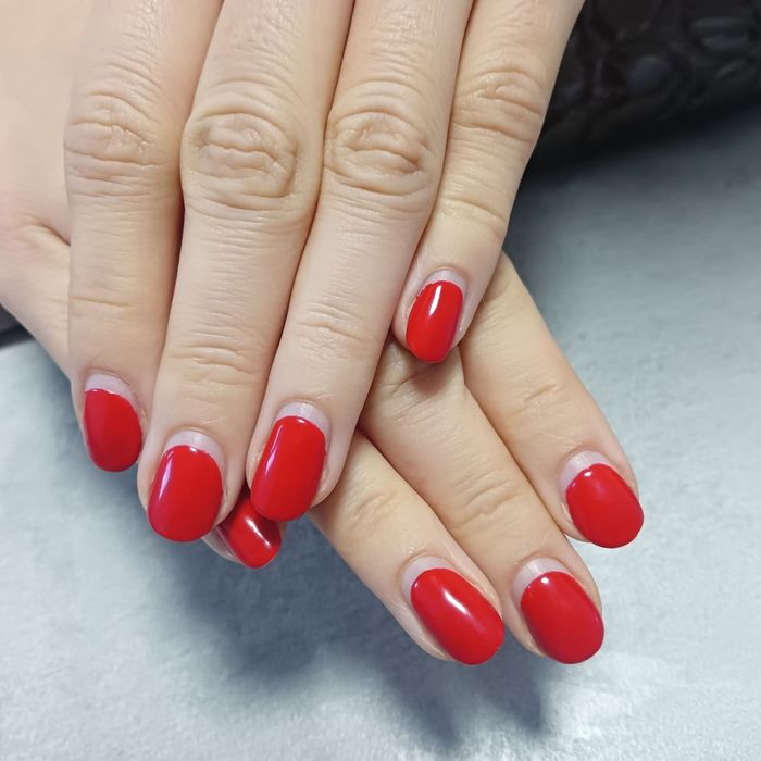 Manichiura semi permanent