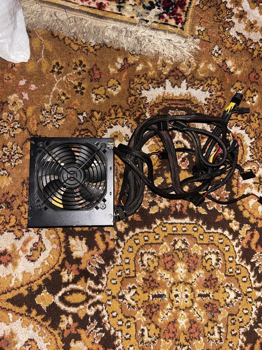 Sursă pc thermaltake 600w 80 plis