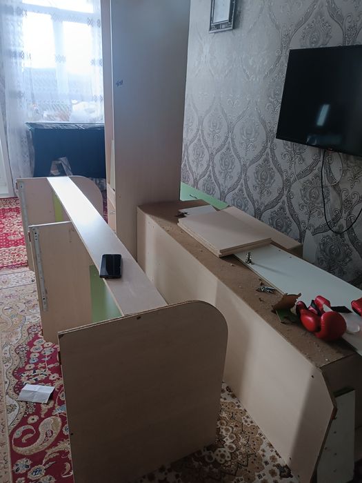 Даром кровать и шкаф подростковые