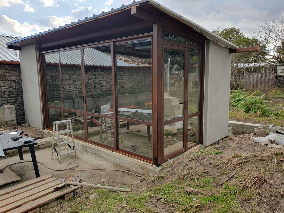 Алуминиеви врати и комарници