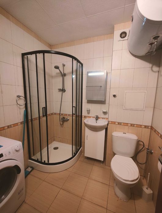 Дава се под наем Двустаен апартамент в София, Банишора - 70 кв.м за 561 € - Снимка #3