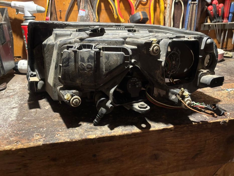 Vand Faruri Skoda Superb 2005