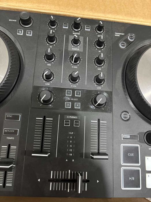 Native Instruments Traktor Kontrol S2 MK3 – ca nou, folosita putin