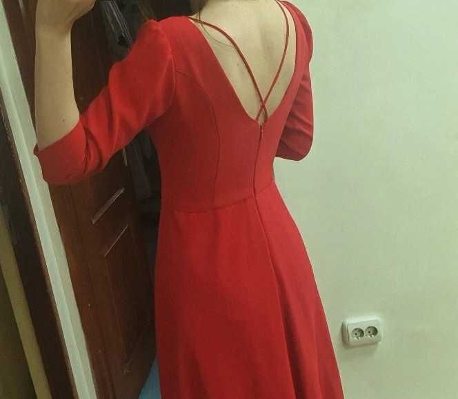 Rochie de seara rosie cu slit