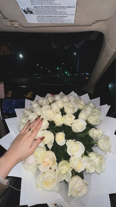 цветы 51шт белые розы