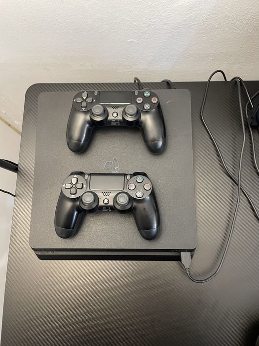 Продавам, Playstation 4 !