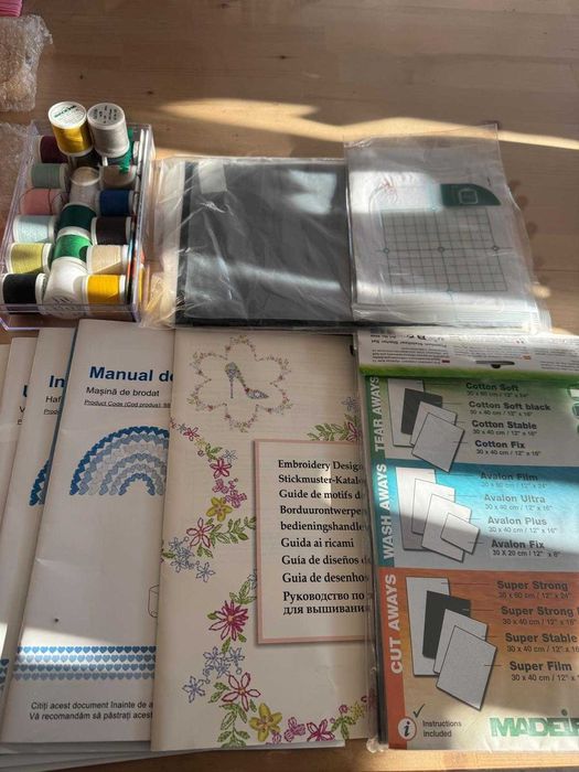 Mașină brodat Brother M240ED + accesorii extra si materiale
