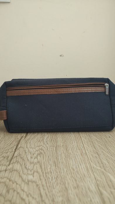 Несесер NIVEA за козметика.