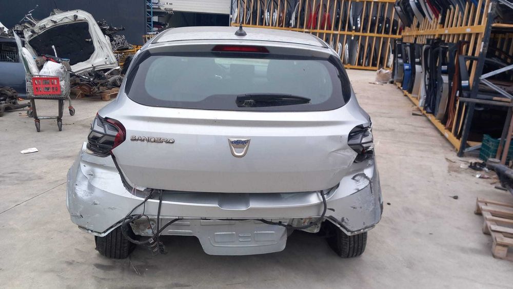 Dacia sandero 3 avariata