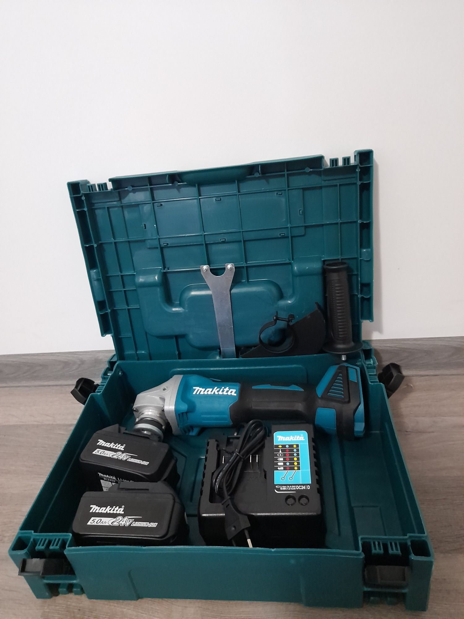 Flex mare 2400 w ,Mic Makita 840wati