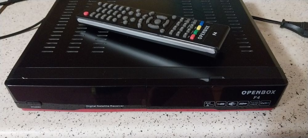 Спутниковый ресивер openbox F4