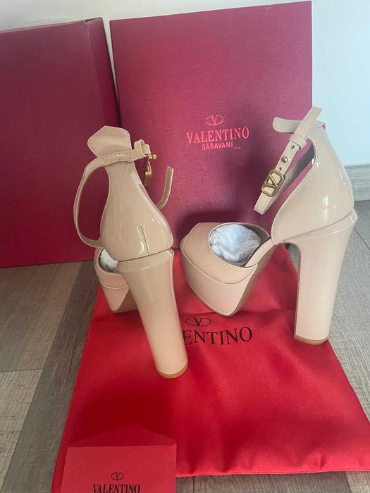 Sandale cu toc si platforma Valentino Garavani 36,5