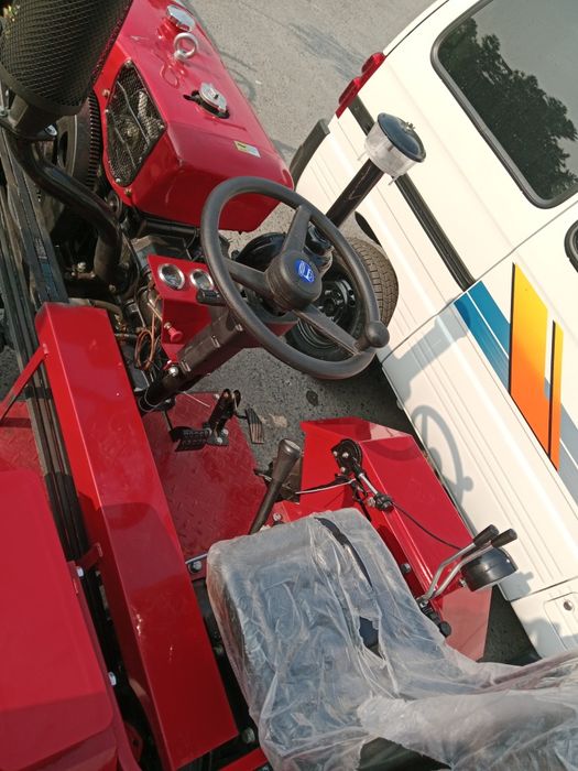 Mini traktor zubr 1105