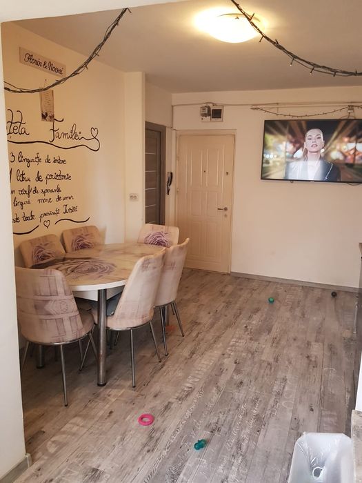 Vând apartament cu 3 camere