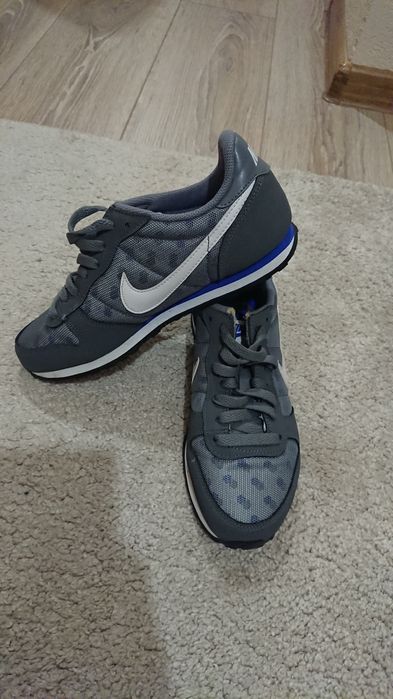 Маратонки NIKE,Adidas