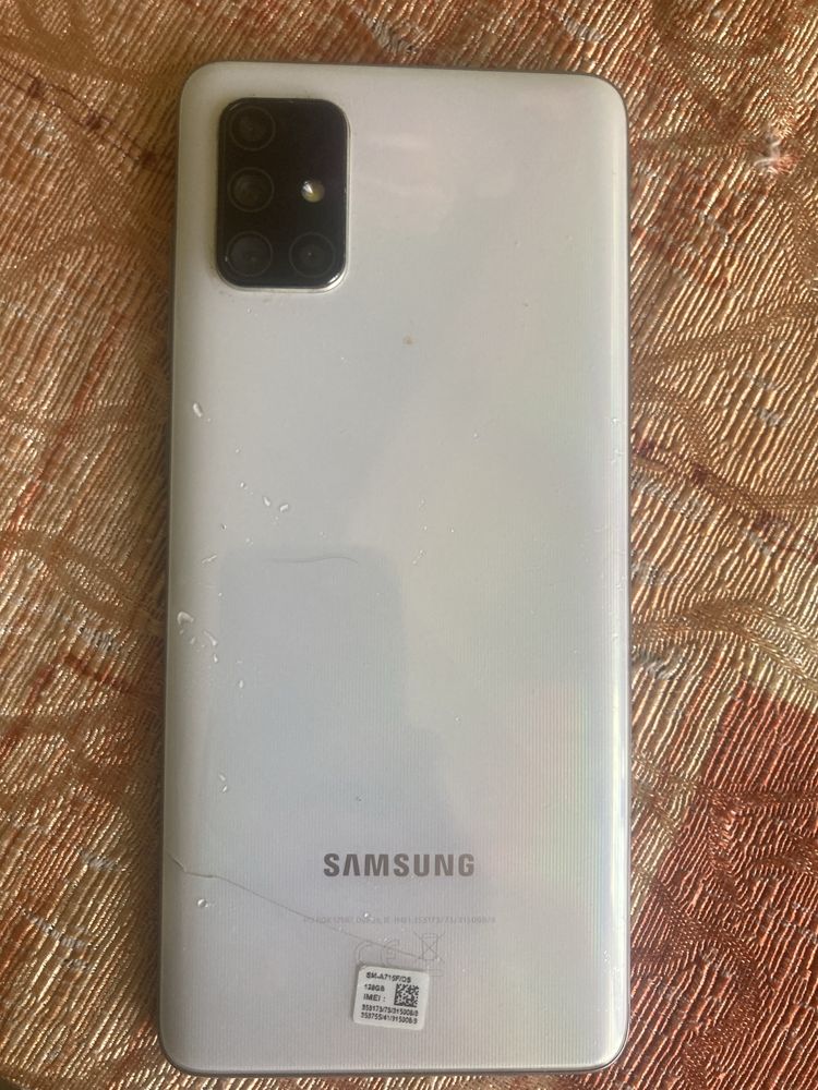 продавам samsung galaxy A71