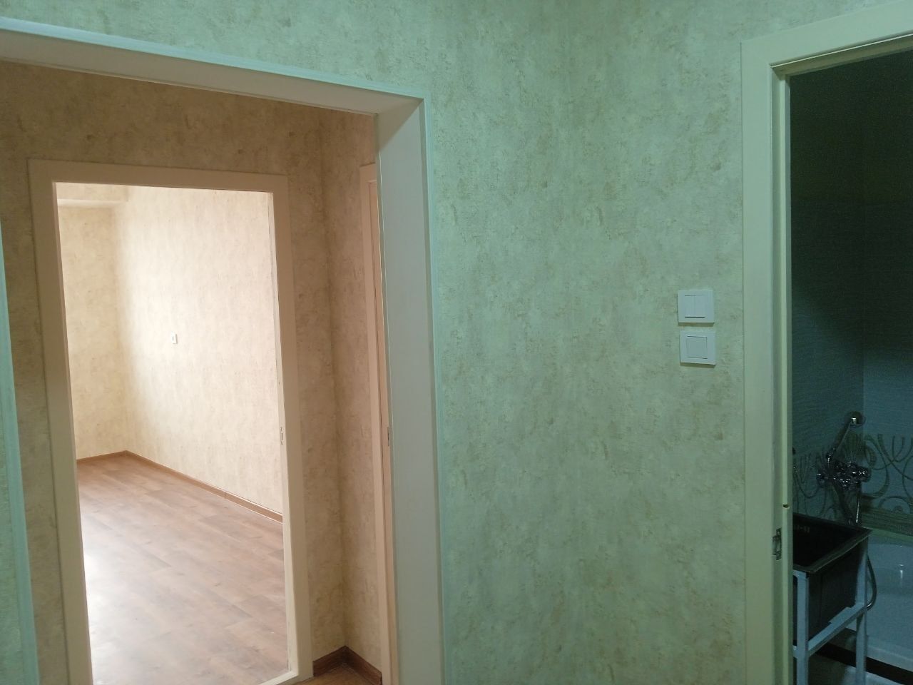 Продам 2 комнатную квартиру. С отличным ремонтом. 2/7/9