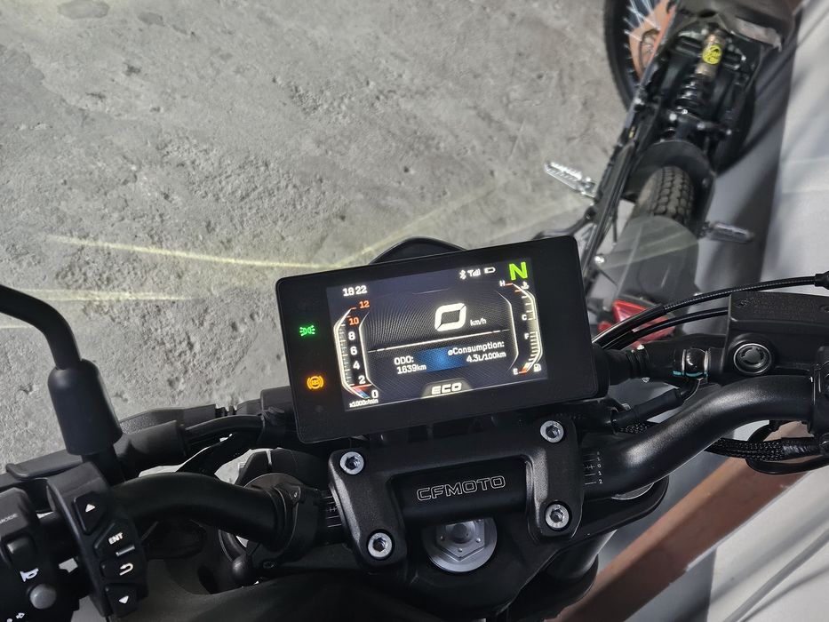 CF MOTO 300NK 2023 Noua!! 1639km Garanție 2028 !!