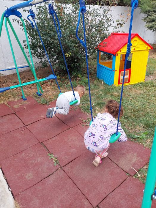Masute și scaunele gradinita + loc de joaca