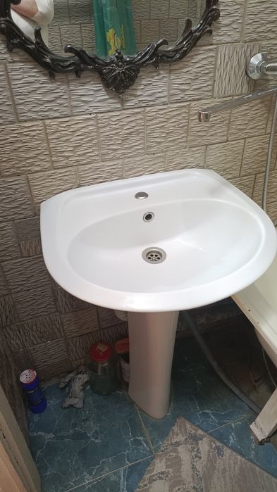 Продам раковину, металлическую ванну длина 1,70, унитаз