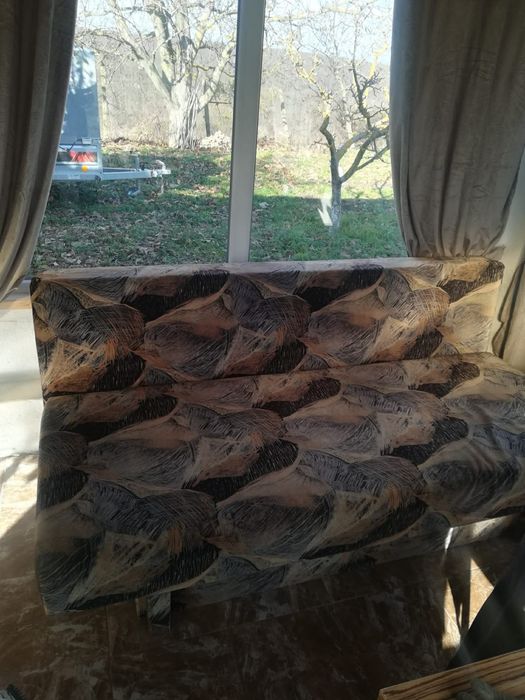 Разтегателен диван