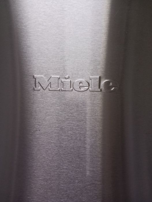 Иноксов комбиниран хладилник с фризер Миеле Miele с 2 години гаранция!