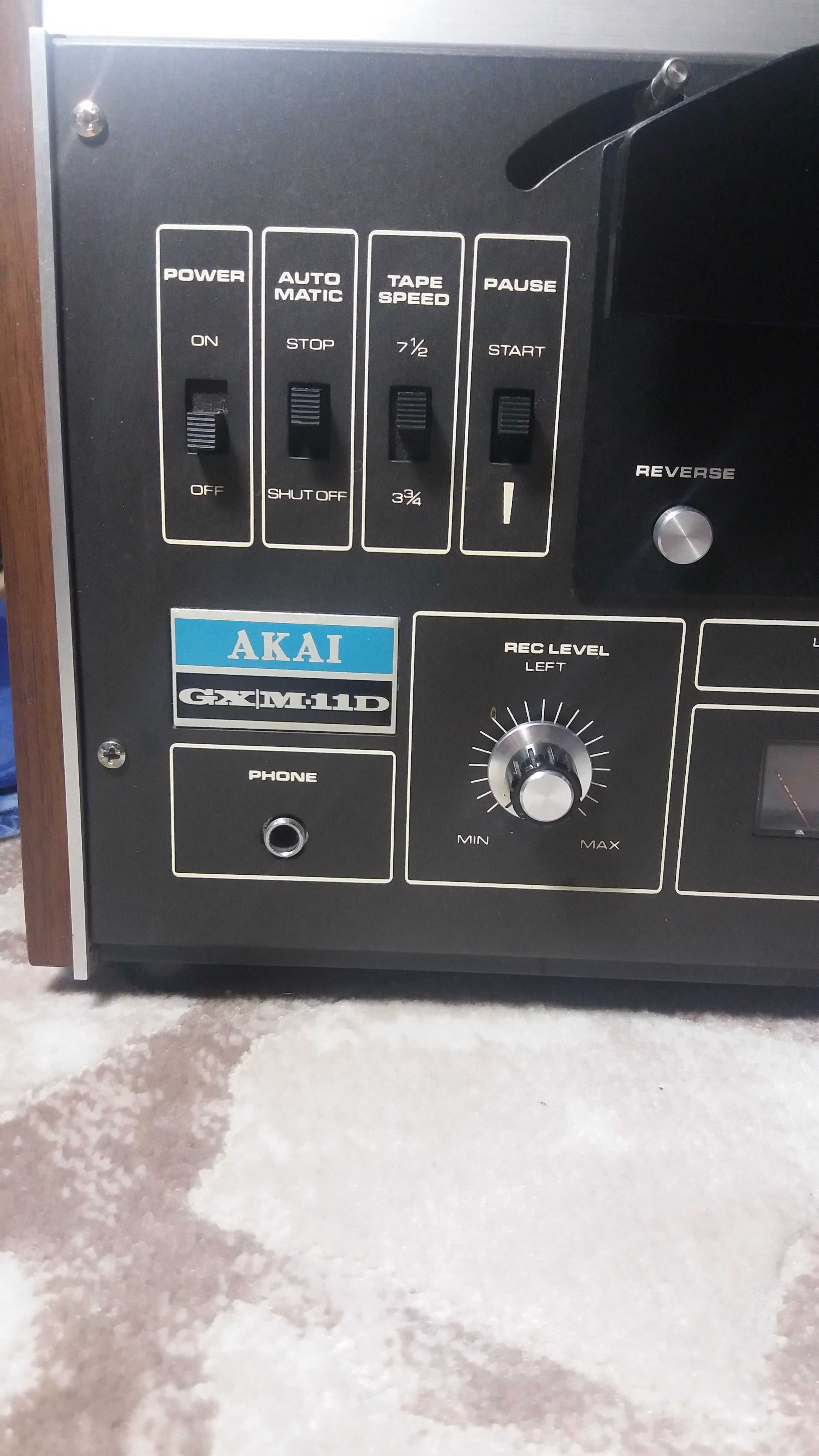 Magnetofon Akai GX-M11 si Akai GX 365