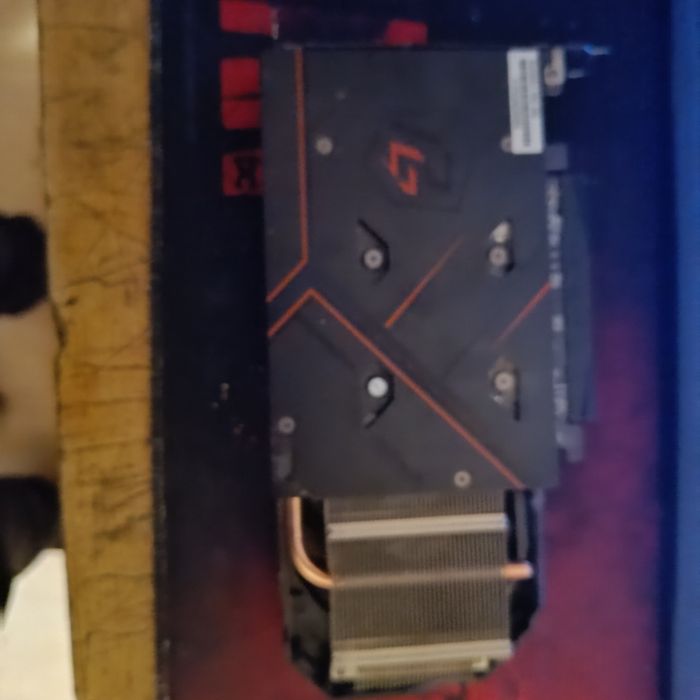 Продавам Rx 6500 XT