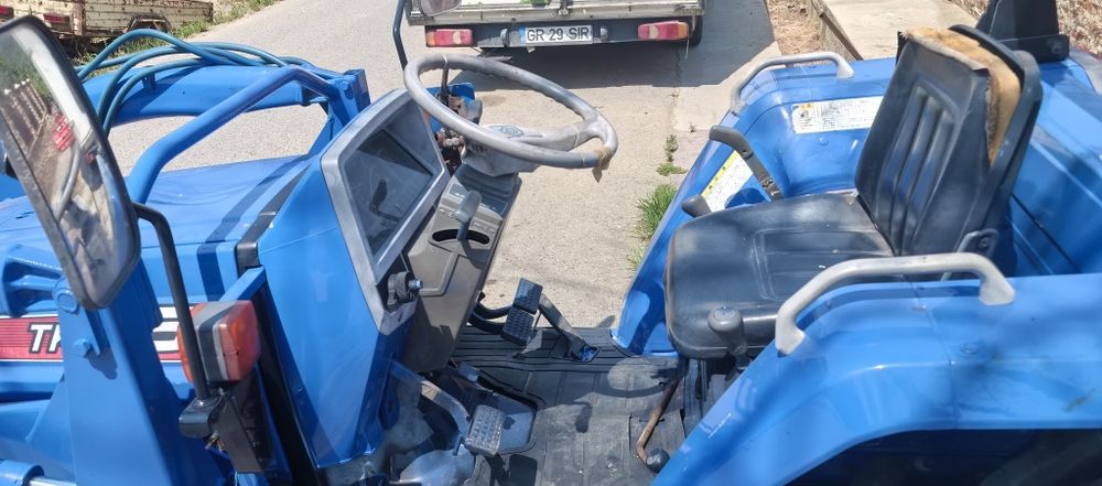 Tractor japonez Iseki Tk 25 hispeed cu încărcător frontal