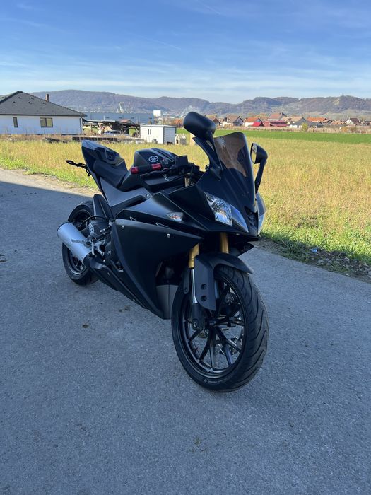 Yamaha yzf r125